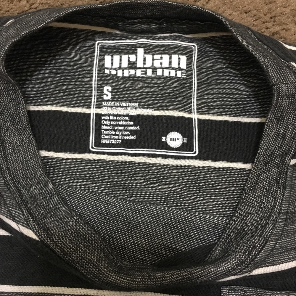 Essential striped tee - Picture 2 of 3